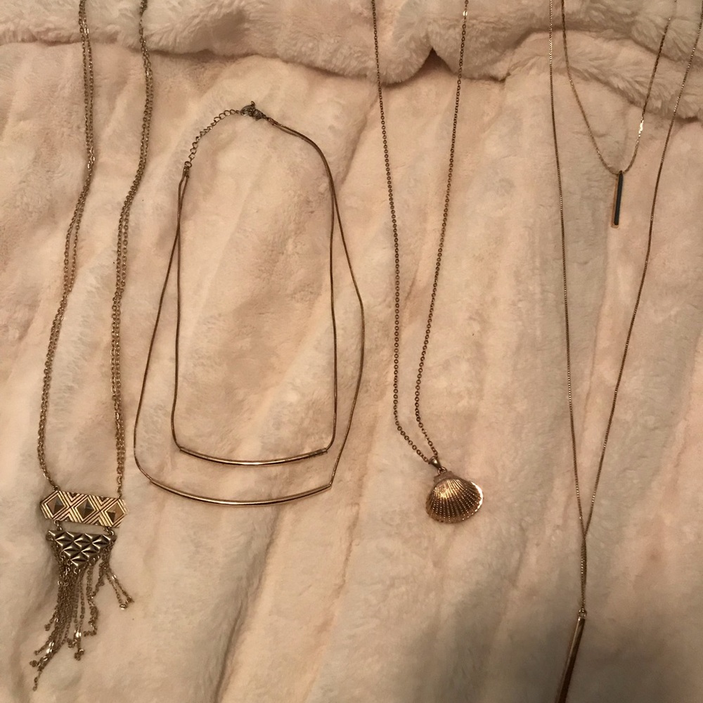 4 Gold necklaces !!!